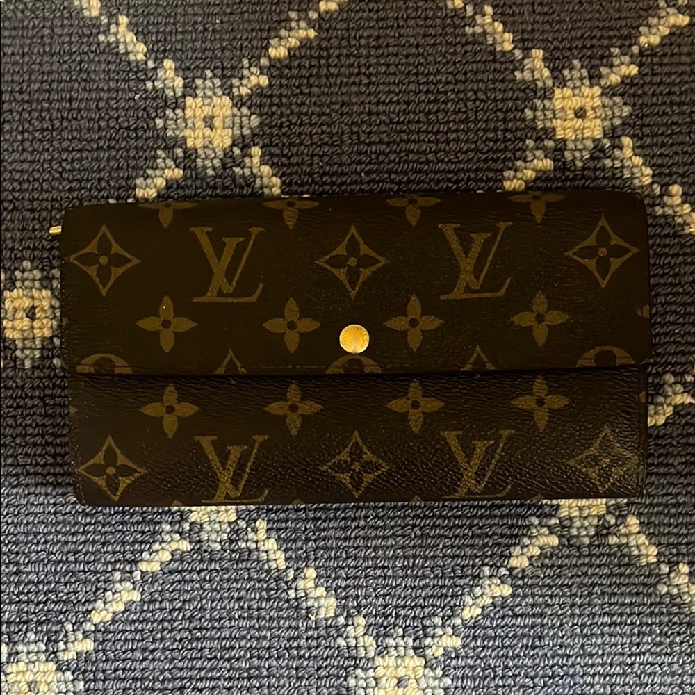 Louis Vuitton Monogram Sarah Wallet
